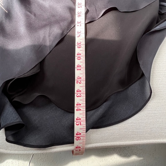 Halston Heritage (M) 100% silk shirt, asymmetrical dress in black and caramel. - Picture 16 of 16